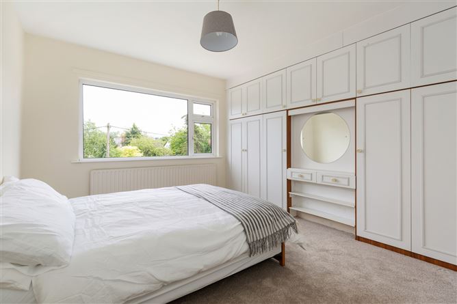 43 Clonkeen Drive, Dublin 18