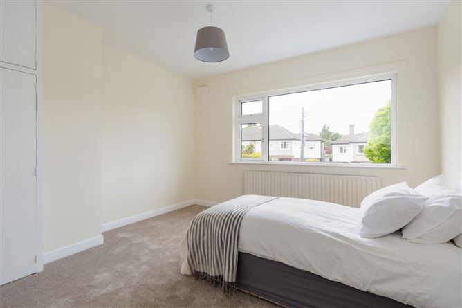 43 Clonkeen Drive, Dublin 18