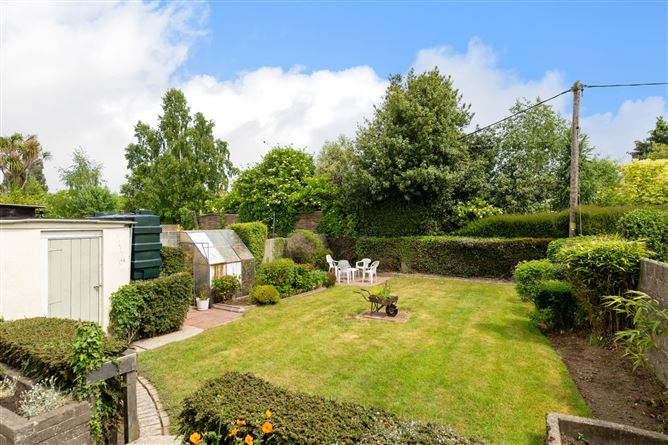 43 Clonkeen Drive, Dublin 18