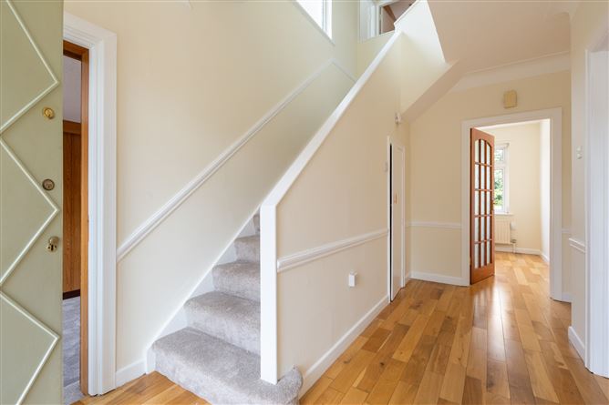43 Clonkeen Drive, Dublin 18