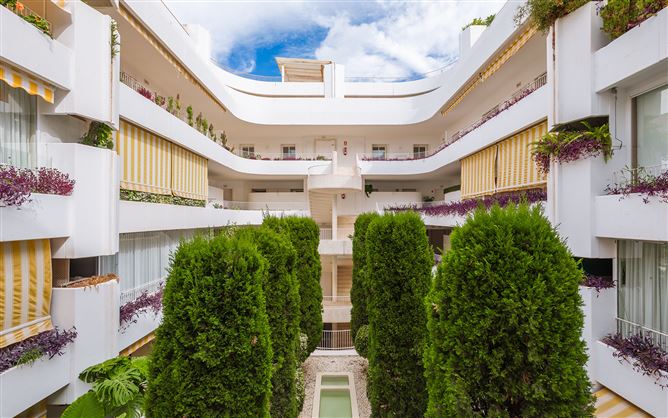 {name:Malaga, codeiso:MA}, Marbella, Marbella Golden Mile, Las Terrazas de Las Lomas, Spain - COSTA-01241P