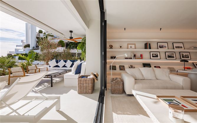 {name:Malaga, codeiso:MA}, Marbella, Marbella Golden Mile, Las Terrazas de Las Lomas, Spain - COSTA-01241P