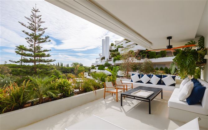 {name:Malaga, codeiso:MA}, Marbella, Marbella Golden Mile, Las Terrazas de Las Lomas, Spain - COSTA-01241P