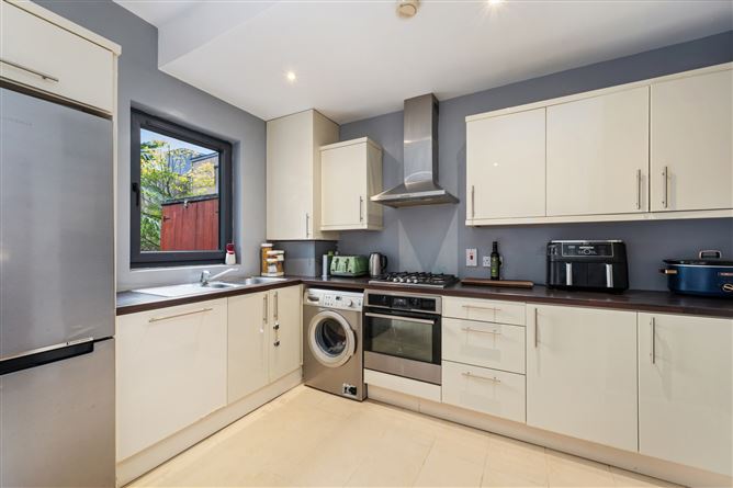 8 The Courtyard, Woodville, Glanmire, Cork