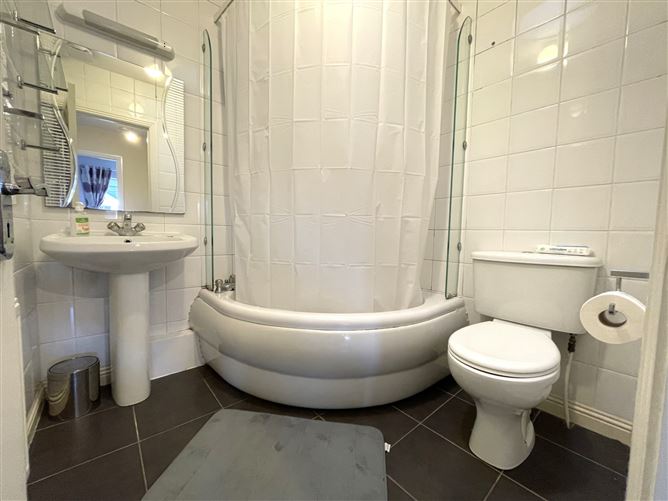 6 The View, Newtown Manor, Kill, Co. Kildare