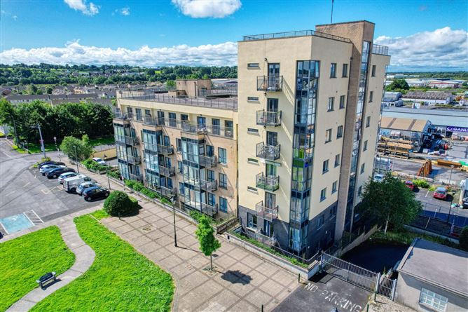 7 Harbour Point, Market Square, Longford