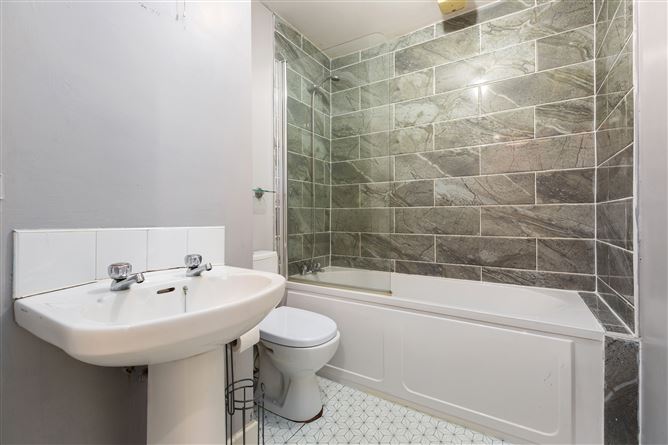 19 Earlsfield Court, 79-87 Francis Street, South City Centre - D8,   Dublin 8