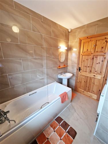 2 Clonboy Gardens, Church Street, Miltown Malbay, Co. Clare