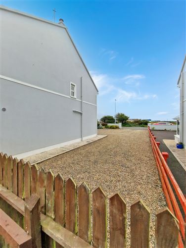 2 Clonboy Gardens, Church Street, Miltown Malbay, Co. Clare