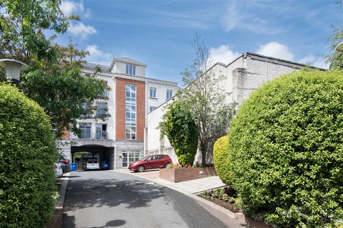 18 Craike House, Dean Court, Francis Street, Dublin 8