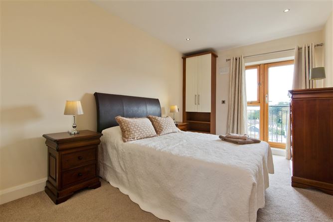 28 Merrion Hall, Mount Merrion Avenue, Blackrock, Co. Dublin