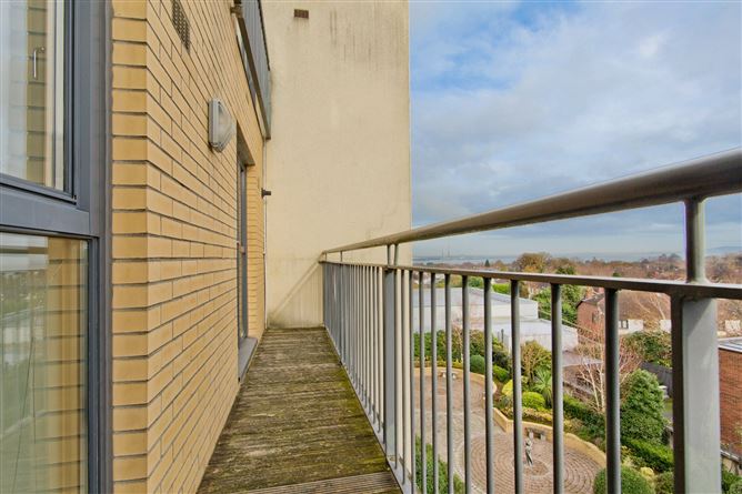28 Merrion Hall, Mount Merrion Avenue, Blackrock, Co. Dublin