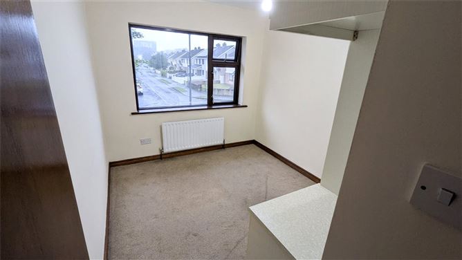 Photo 11 of 25 — 52 Lurgan Park, Renmore, Galway