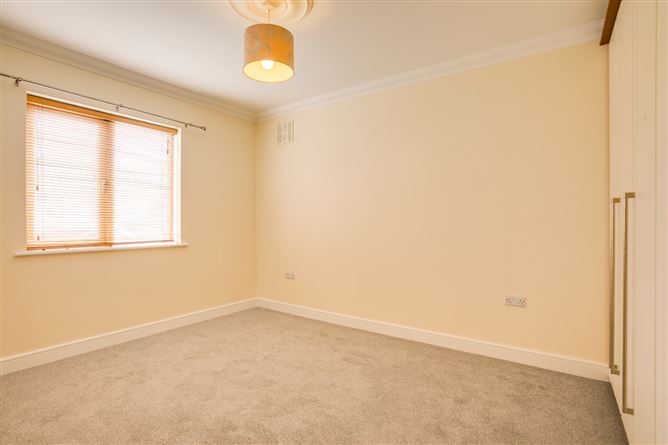 8 Airpark Court, Rathfarnham, Dublin 16
