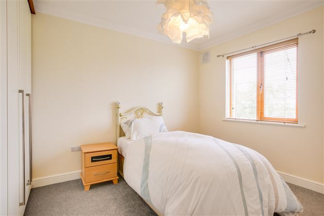 8 Airpark Court, Rathfarnham, Dublin 16