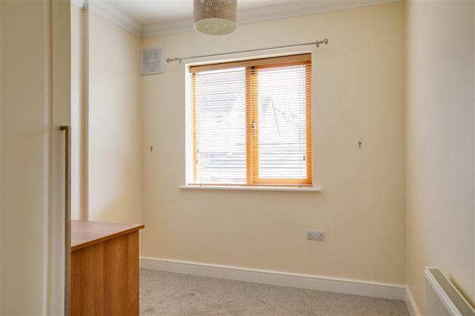 8 Airpark Court, Rathfarnham, Dublin 16