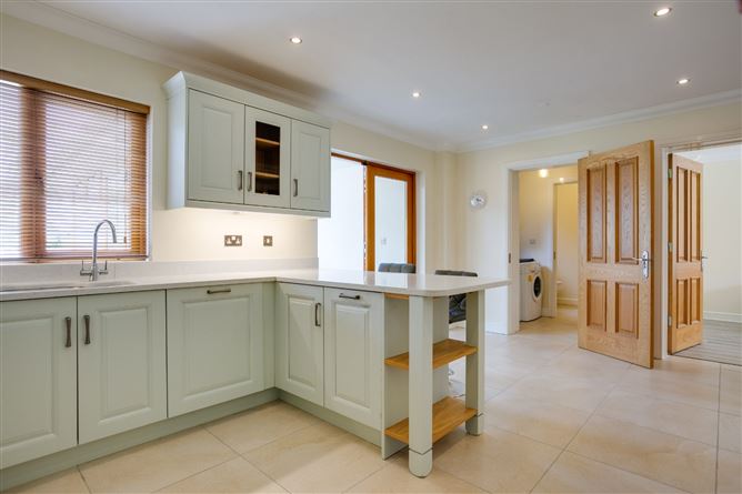 8 Airpark Court, Rathfarnham, Dublin 16