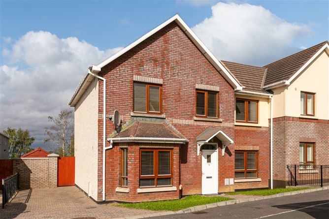 8 Airpark Court, Rathfarnham, Dublin 16