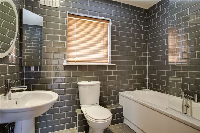 8 Airpark Court, Rathfarnham, Dublin 16