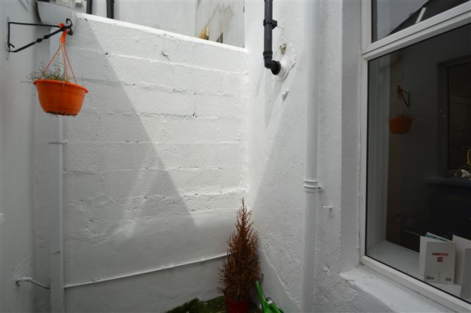 6 Mount Vernon Terrace, St Lukes, Cork