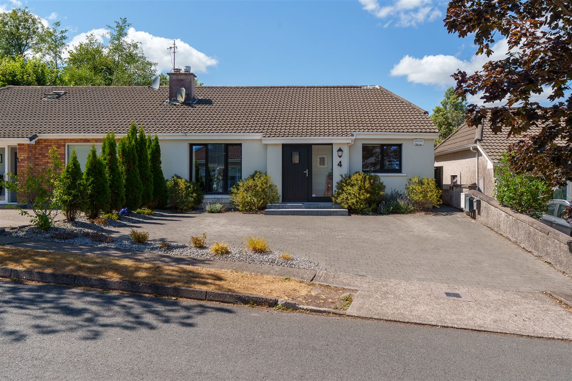 4 Manor Lawn, Thornbury View, Rochestown, Cork