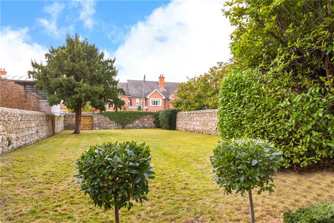 Mulberry, 27 Ailesbury Road, Ballsbridge, Dublin 4