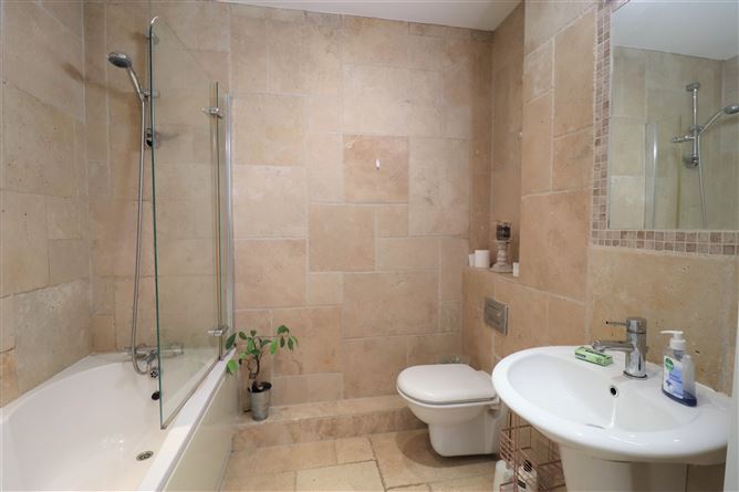 32 Merrion Hall, Mount Merrion Avenue, Blackrock, County Dublin