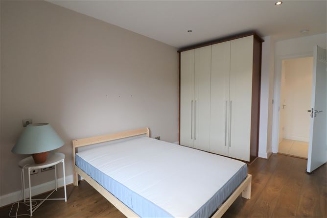 32 Merrion Hall, Mount Merrion Avenue, Blackrock, County Dublin