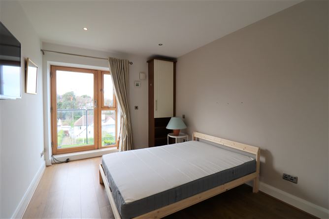 32 Merrion Hall, Mount Merrion Avenue, Blackrock, County Dublin