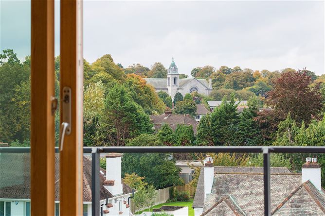 32 Merrion Hall, Mount Merrion Avenue, Blackrock, County Dublin