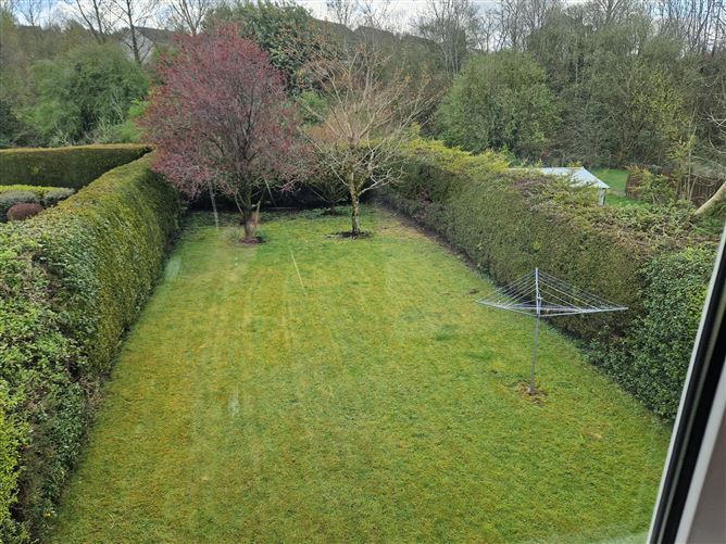 30 Rocklands, Cavan, Cavan