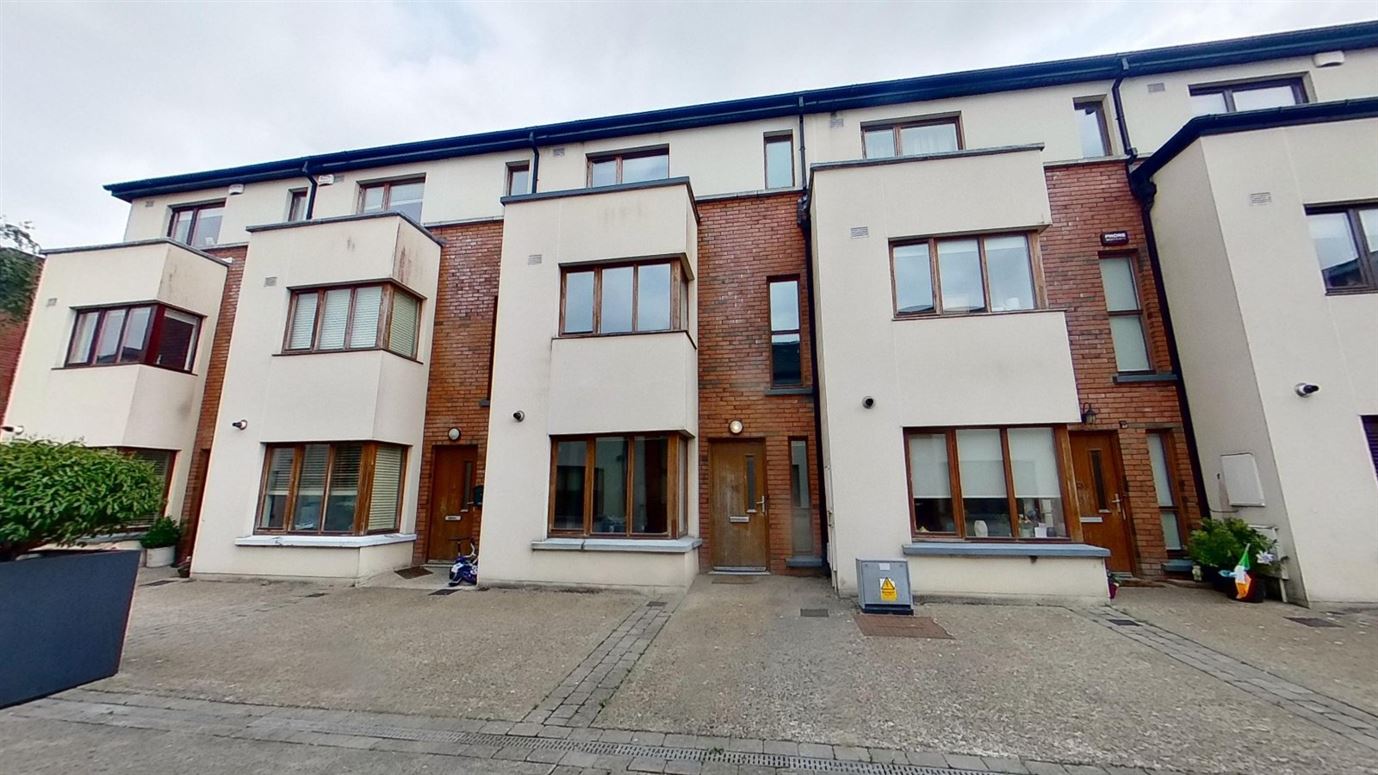 19 The Gardens, Carrickmines Manor, Carrickmines, Dublin 18