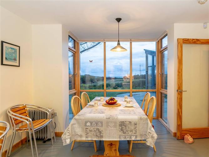 3 Bed in Tramore,Tramore,  Waterford