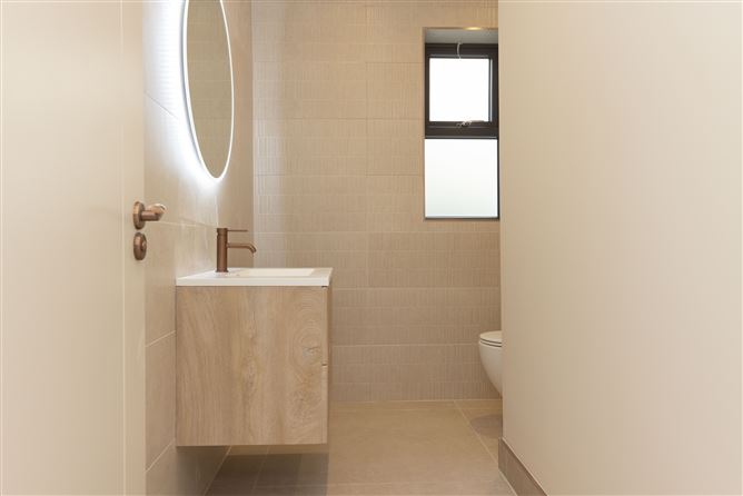 https://photos-a.propertyimages.ie/media/9/2/5/5004529/763addf2-3ad1-4e7c-ac14-bb9a88f553ae_l.jpg