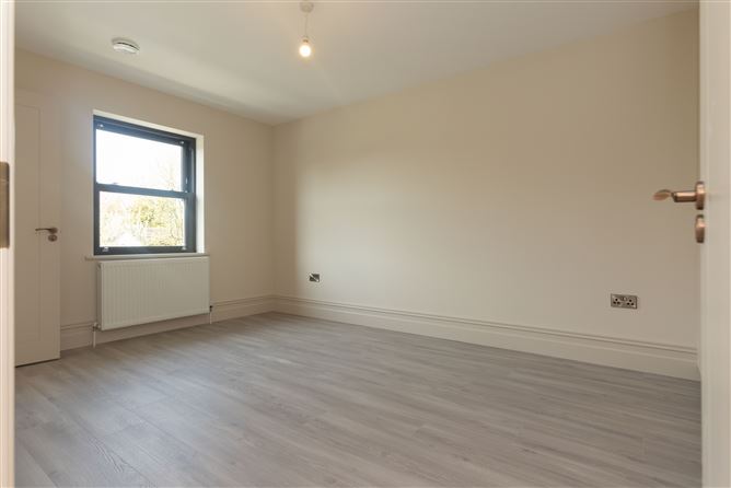 https://photos-a.propertyimages.ie/media/9/2/5/5004529/763addf2-3ad1-4e7c-ac14-bb9a88f553ae_l.jpg