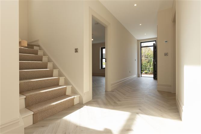 https://photos-a.propertyimages.ie/media/9/2/5/5004529/763addf2-3ad1-4e7c-ac14-bb9a88f553ae_l.jpg