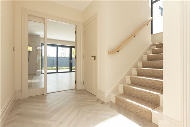 https://photos-a.propertyimages.ie/media/9/2/5/5004529/763addf2-3ad1-4e7c-ac14-bb9a88f553ae_l.jpg