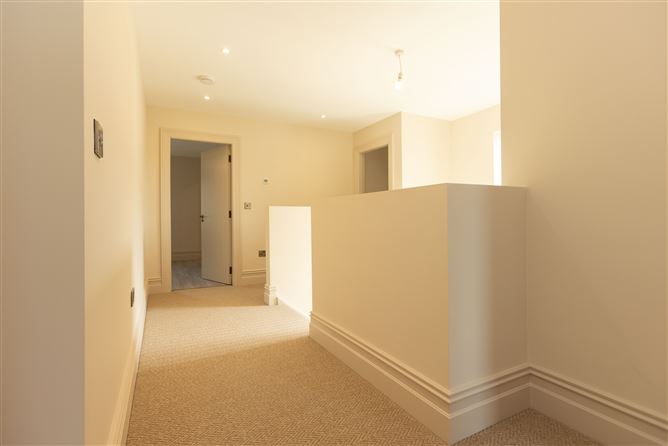 https://photos-a.propertyimages.ie/media/9/2/5/5004529/763addf2-3ad1-4e7c-ac14-bb9a88f553ae_l.jpg