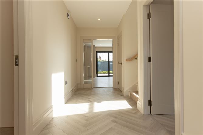 https://photos-a.propertyimages.ie/media/9/2/5/5004529/763addf2-3ad1-4e7c-ac14-bb9a88f553ae_l.jpg