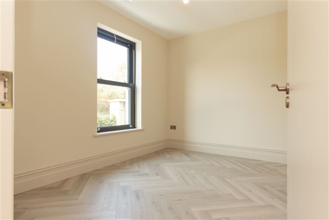 https://photos-a.propertyimages.ie/media/9/2/5/5004529/763addf2-3ad1-4e7c-ac14-bb9a88f553ae_l.jpg