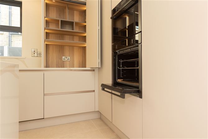 https://photos-a.propertyimages.ie/media/9/2/5/5004529/763addf2-3ad1-4e7c-ac14-bb9a88f553ae_l.jpg