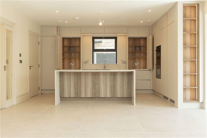 https://photos-a.propertyimages.ie/media/9/2/5/5004529/763addf2-3ad1-4e7c-ac14-bb9a88f553ae_l.jpg