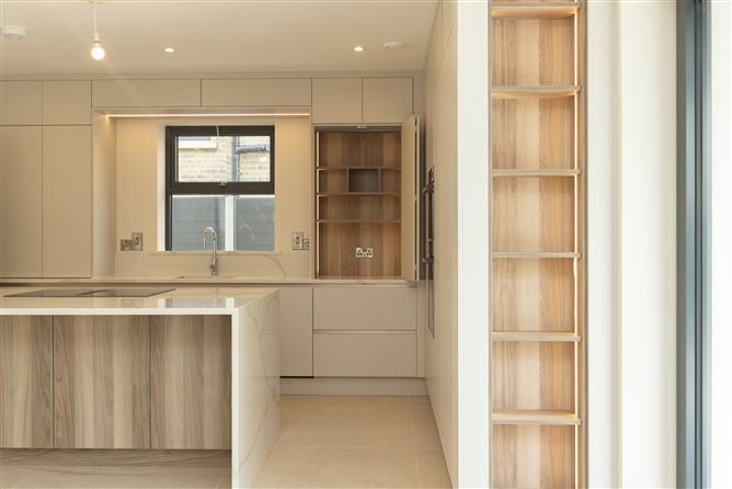 https://photos-a.propertyimages.ie/media/9/2/5/5004529/763addf2-3ad1-4e7c-ac14-bb9a88f553ae_l.jpg