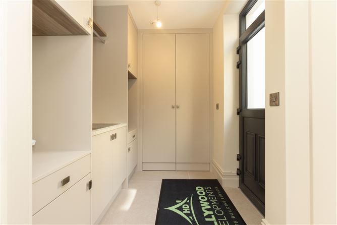 https://photos-a.propertyimages.ie/media/9/2/5/5004529/763addf2-3ad1-4e7c-ac14-bb9a88f553ae_l.jpg