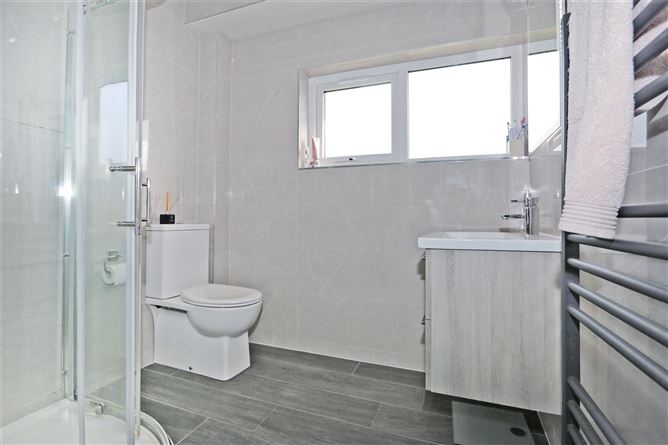 64 Finian Park, Shannon, Co. Clare