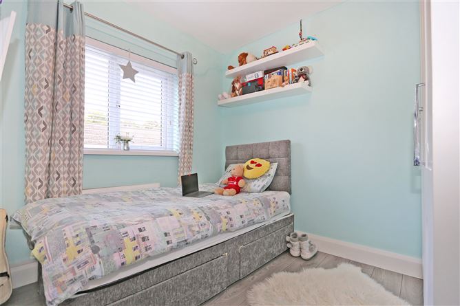 64 Finian Park, Shannon, Co. Clare