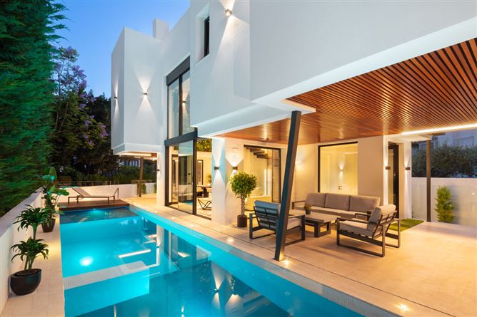 Spain, Marbella, Marbella Golden Mile - COSTA-00299P