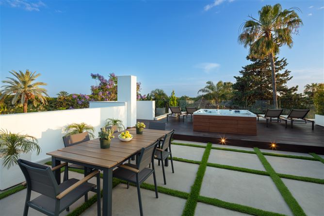 Spain, Marbella, Marbella Golden Mile - COSTA-00299P