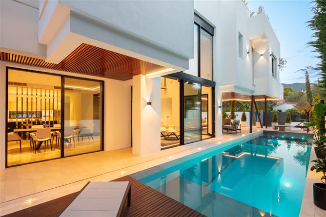 Spain, Marbella, Marbella Golden Mile - COSTA-00299P
