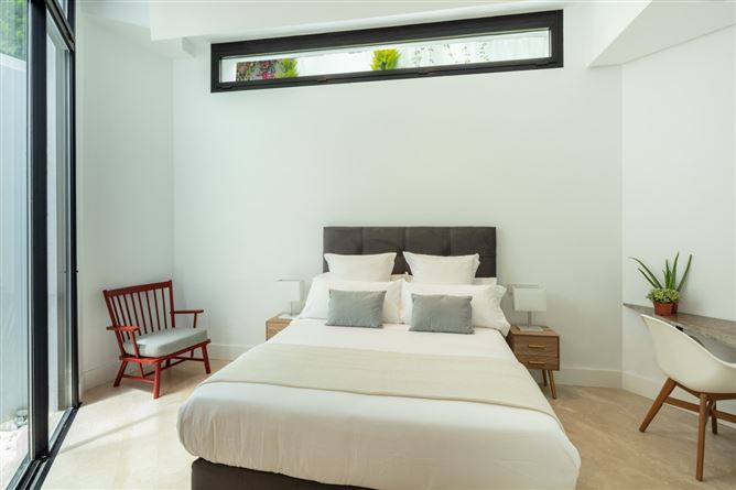Spain, Marbella, Marbella Golden Mile - COSTA-00299P